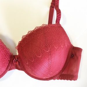 2/50👙 Morgan de toi red lace bra US 34D